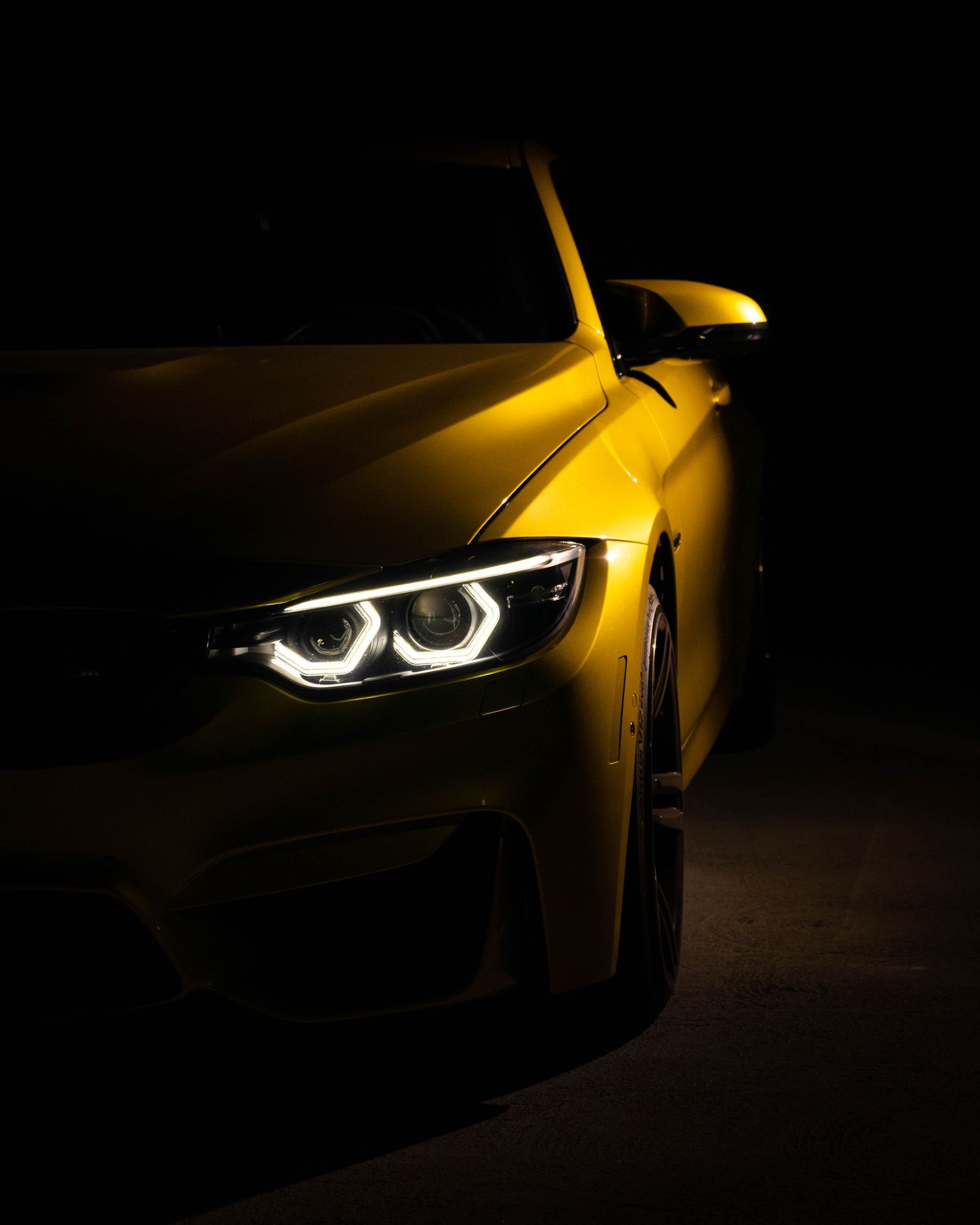 Redline X Urbanlugs — BMW M4 on 2-Piece Cutout wheels