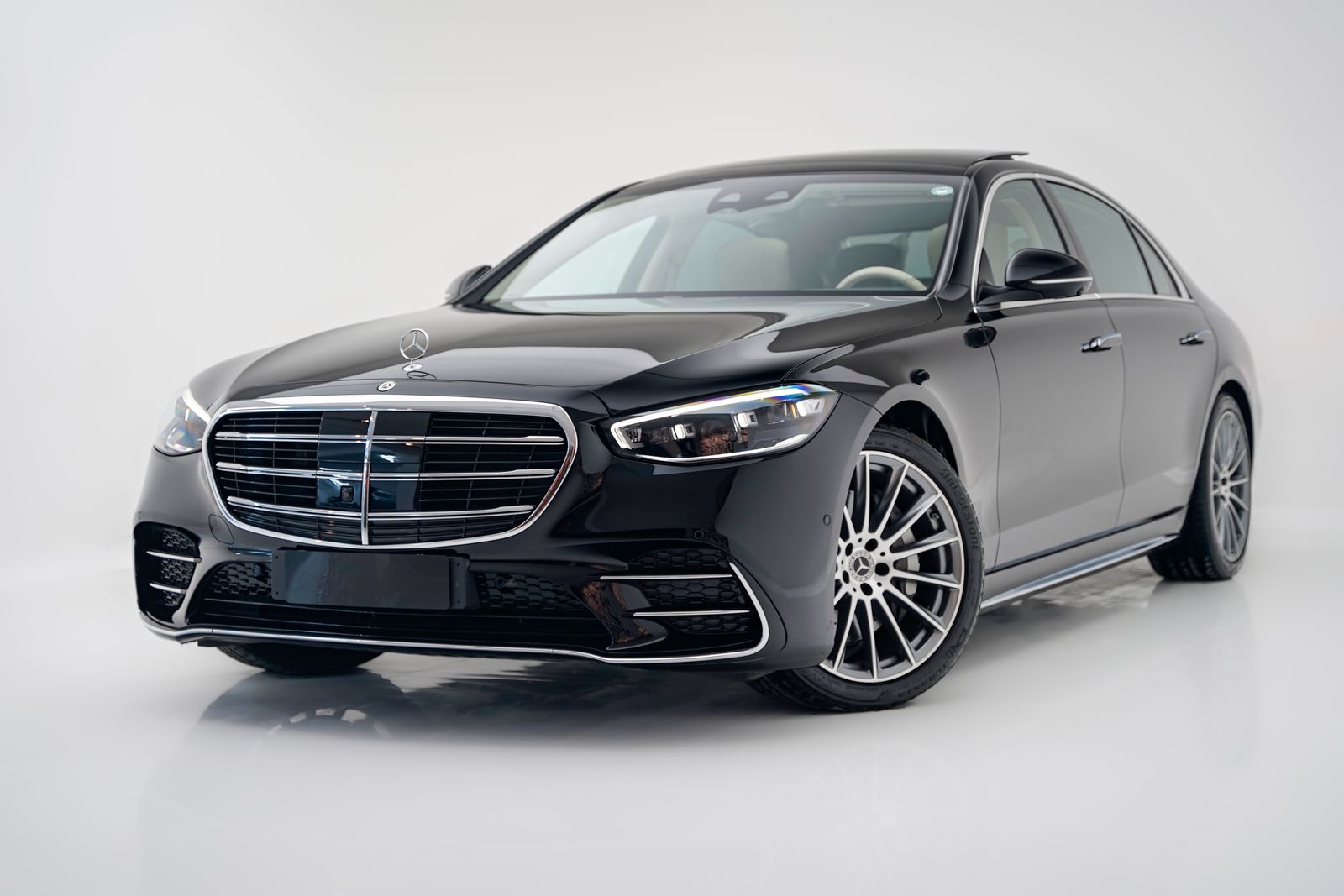 Noir X Urbanlugs — Mercedes S-Class on Luxury Series wheels