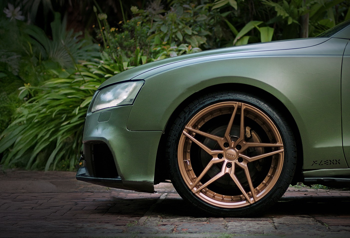 Audi RS7 on Urbanlugs bronze forged wheels