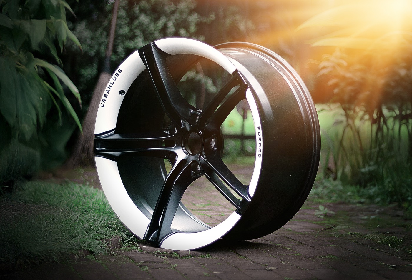Urbanlugs forged wheel in black and white two-tone